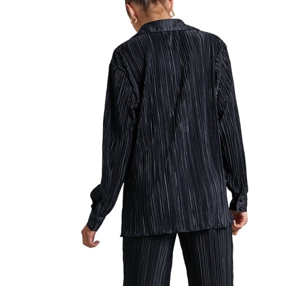 NEW BLACK PLISSE SHIRT AND FLARE PANTS SET - Picture 2 of 7